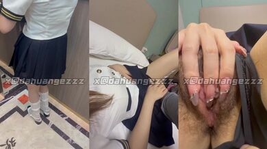 推特新晋约炮大神『大黄鹅zzz』约炮极品JK嫩妹 白白嫩嫩 丝丝滑滑的！如玉的身材嗲声嗲气的淫叫 (2)